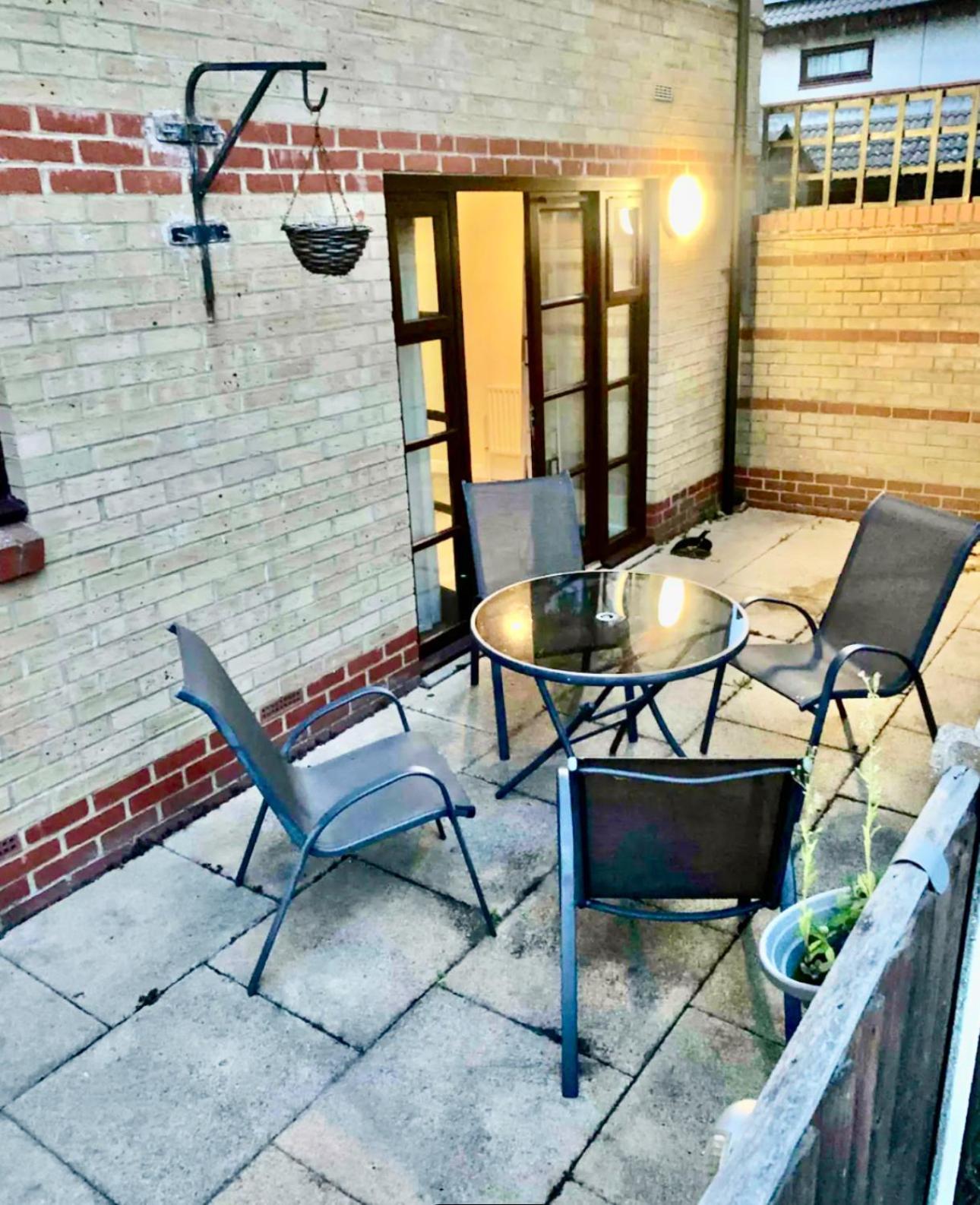Spacious & Modern 2 Bed Sleeps 5 In Walthamstow London Exterior foto